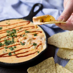 Lodge -Heat Treated 6.5" Cast Iron Skillet - Commercial Dishwasher Safe -Home Kitchen Store 180605 minis insta 6.20190228215700139 39203.1682626491