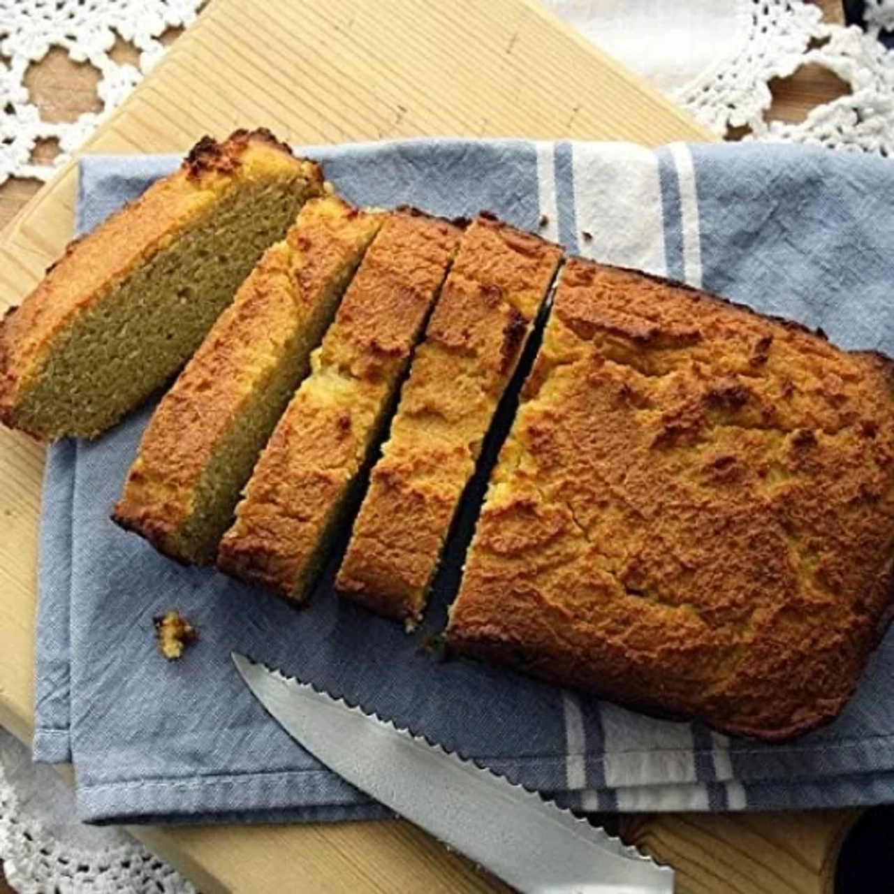 Chicago Metallic - 5.5" X 10.5" Non-Stick Loaf Pan 4 Chicago Metallic - 5.5" X 10.5" Non-Stick Loaf Pan - Image 2