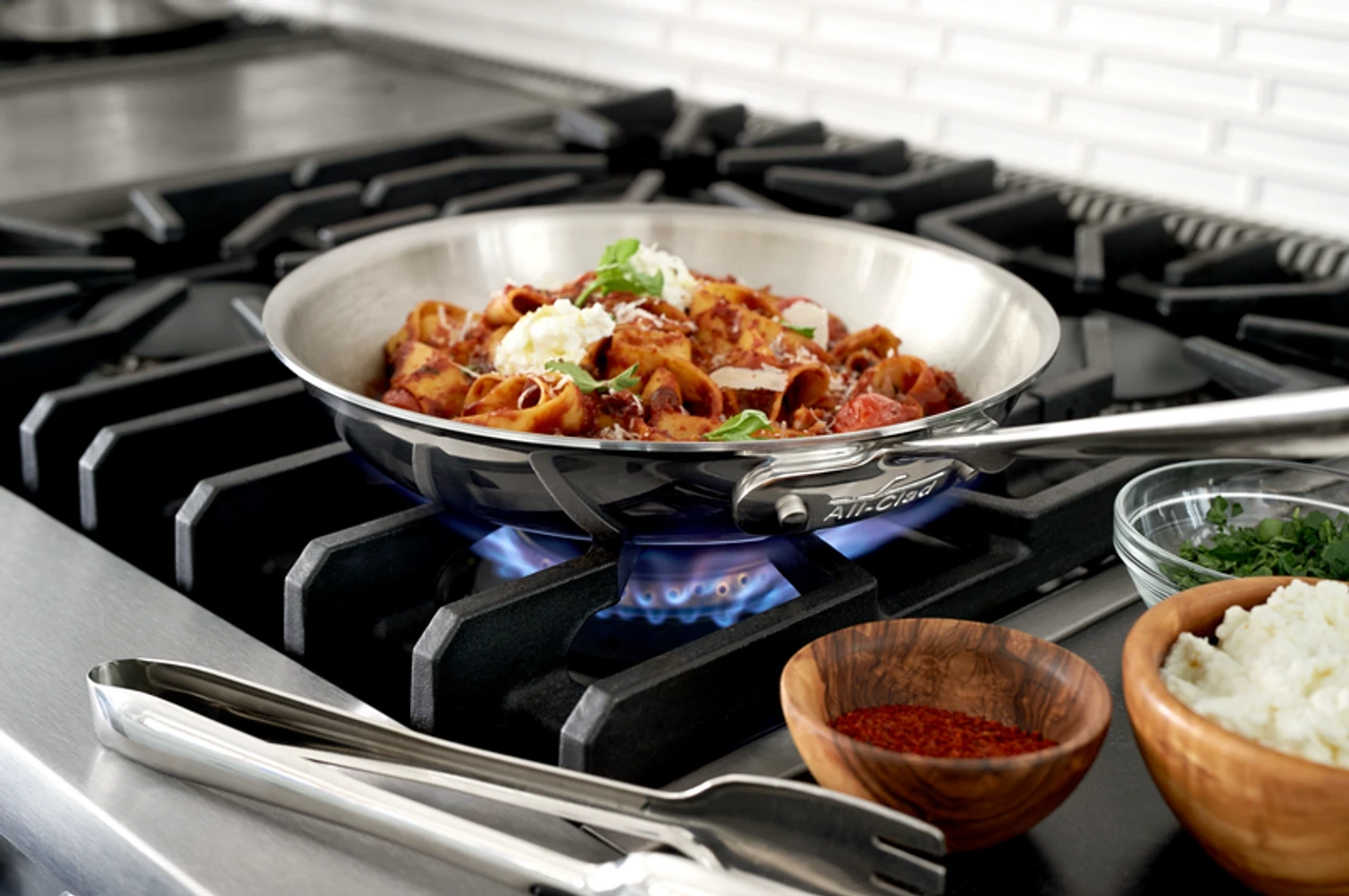 All-Clad - 10" D5 Polished Stainless Fry Pan, 5-ply Bonded Cookware, Made In USA 4 All-Clad - 10" D5 Polished Stainless Fry Pan, 5-ply Bonded Cookware, Made In USA - Image 2