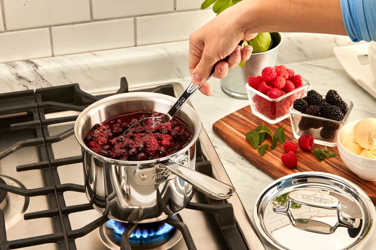 All-Clad - 2 QT D5 Polished Stainless Saucepan With Lid, 5-ply Bonded Cookware, Made In USA 4 All-Clad - 2 QT D5 Polished Stainless Saucepan With Lid, 5-ply Bonded Cookware, Made In USA - Image 2