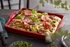 Emile Henry - 3.5L Grand Cru Focaccia Bread Baker -Home Kitchen Store emile henry focaccia burgundy 4 20380.1713295345