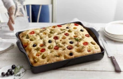 Emile Henry - 3.5L Fusain Focaccia Bread Baker 9 Emile Henry - 3.5L Fusain Focaccia Bread Baker -Home Kitchen Store emile henry focaccia charcoal 4 02945.1713294941