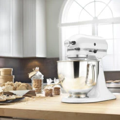 KitchenAid - White 5QT Artisan Series Tilt Head Stand Mixer
