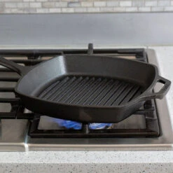 Lodge - 10.5" Pre-Seasoned Cast Iron Grill Pan -Home Kitchen Store l8sgp3 lifestyle 1 28061.1595513919