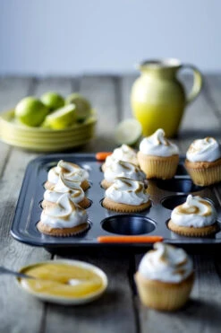 Le Creuset - 12 Cup Muffin Tray