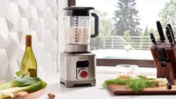 Wolf Gourmet - 64 Oz, 2.4HP High-Performance Blender -Home Kitchen Store wgbl100s soup cat feature 18277.1646761202